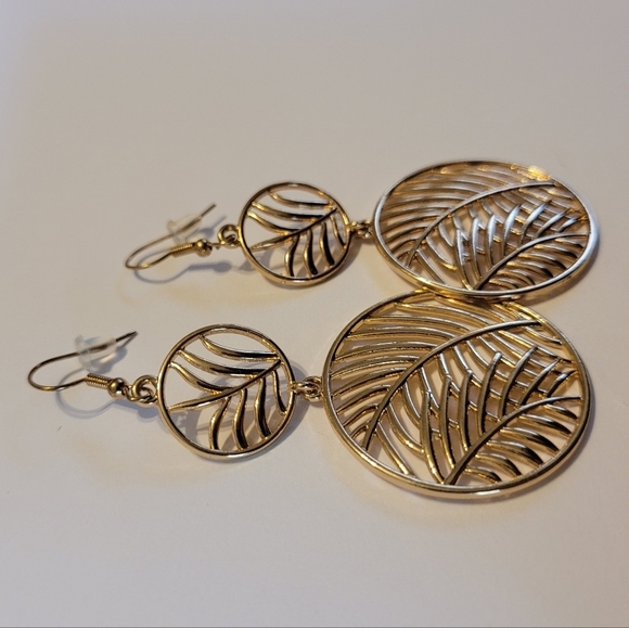 Gold Earrings - Picture 4 of 4